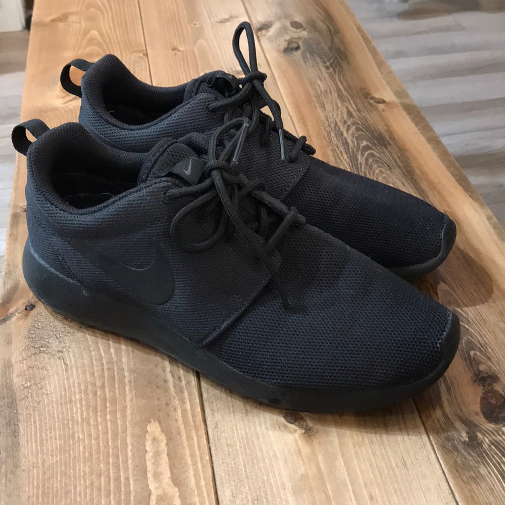 Nike Women’s Roshe One - Black